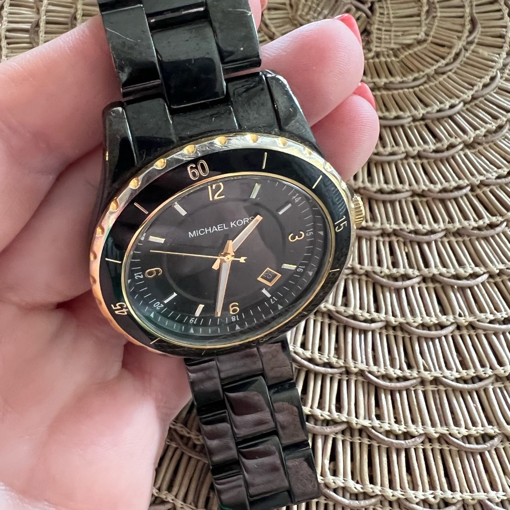 Michael Kors Black Watch - Picture 2 of 7